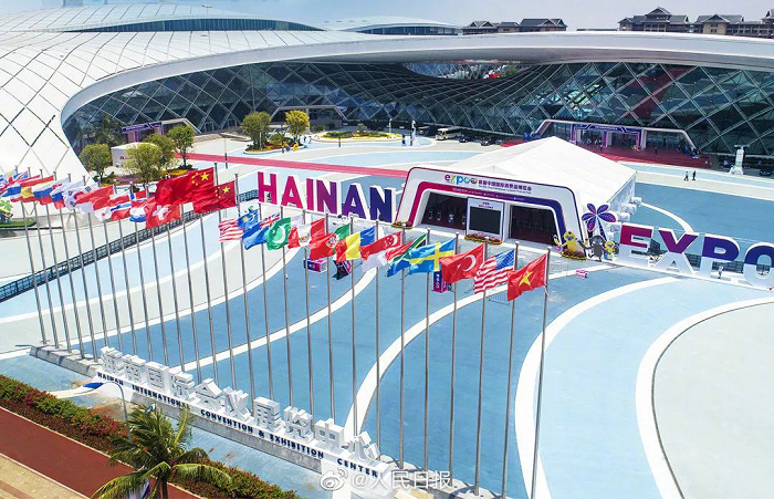 2024年新澳门精准免费大全成为首届中国国际消博会珠宝首饰馆唯一指定进口代理商165.png